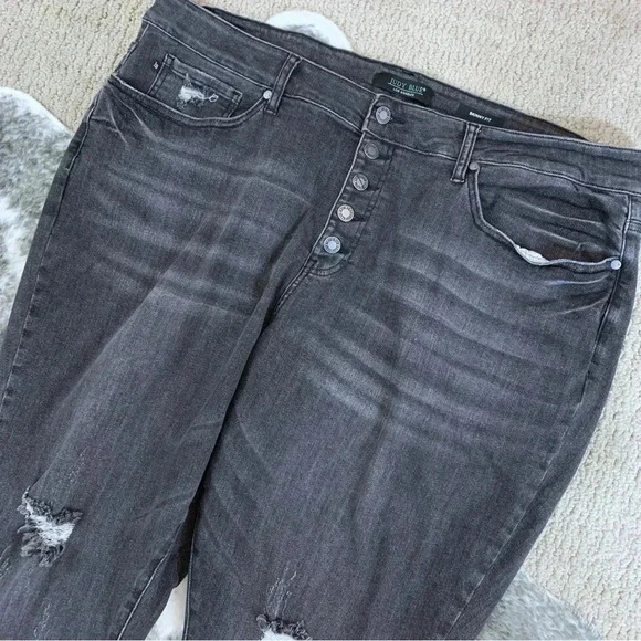 Judy Blue Skinny Fit Button Fly Destroyed Jeans - Picture 5 of 13